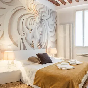Apartment San Polo Design By Wonderful Italy 